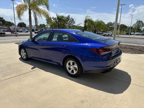 2023 Hyundai ELANTRA SE