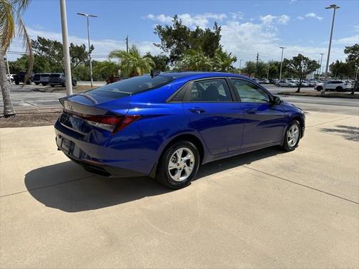 2023 Hyundai ELANTRA SE