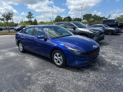 2023 Hyundai ELANTRA SE