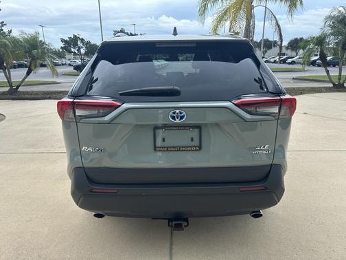2023 Toyota RAV4 Hybrid XLE Premium