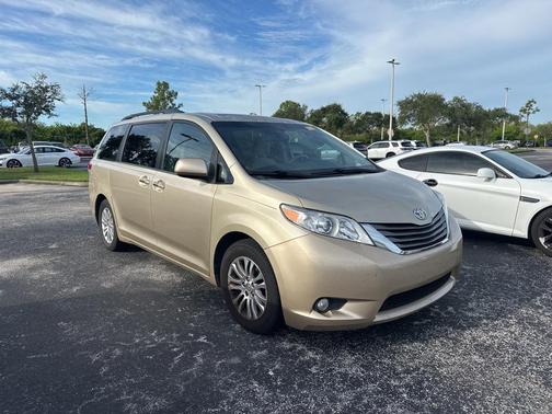 2013 Toyota Sienna XLE