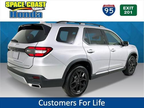 2025 Honda Pilot Touring 8-Passenger