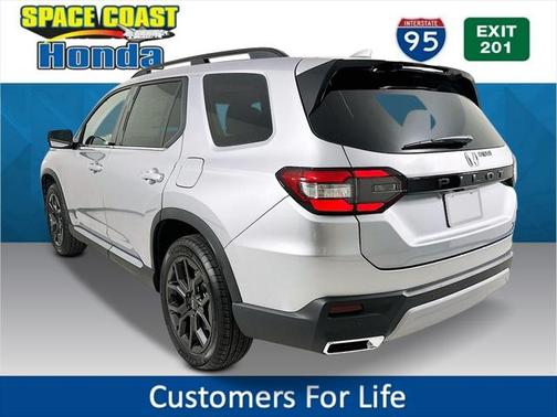 2025 Honda Pilot Touring 8-Passenger