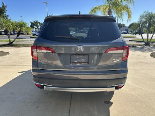 2022 Honda Pilot Touring 8-Passenger