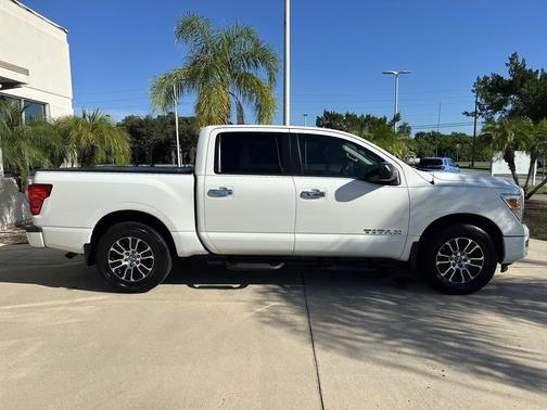 2021 Nissan Titan SV