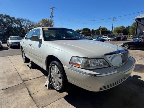 2005 Lincoln Town Car Signature