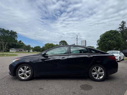 Black Plum Pearl 2011 Hyundai SONATA Limited