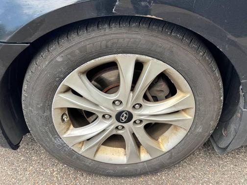 Black Plum Pearl 2011 Hyundai SONATA Limited