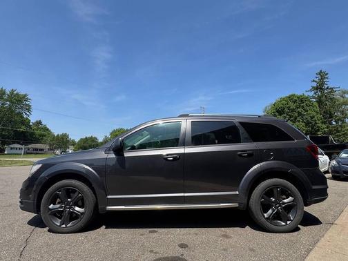 Granite Pearlcoat 2018 Dodge Journey Crossroad