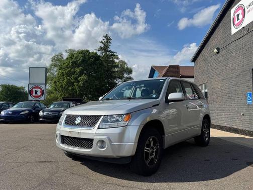 Silky Silver Metallic 2006 Suzuki Grand Vitara Base 4dr SUV 4WD w/Automatic