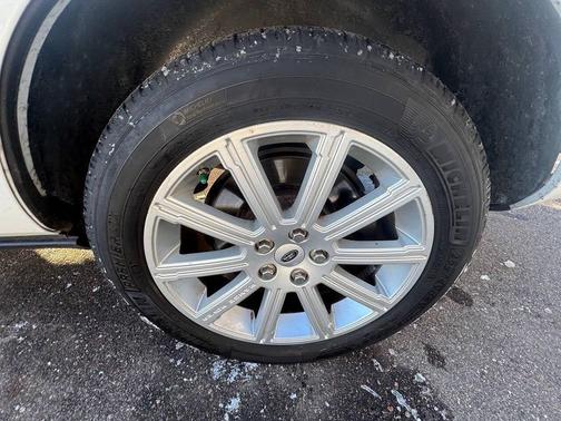 Valliore White Pearl Mica 2011 Land Rover Range Rover Supercharged