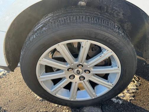 Valliore White Pearl Mica 2011 Land Rover Range Rover Supercharged