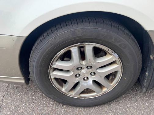 2004 Subaru Outback Base