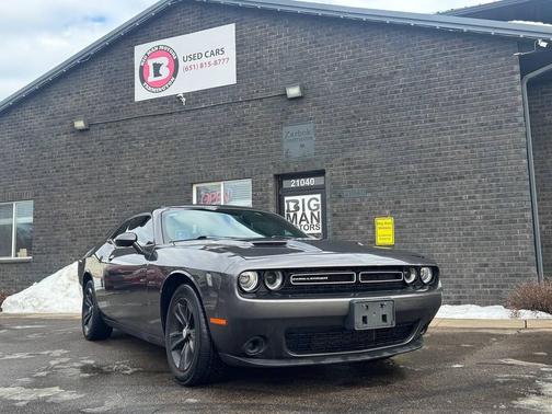 2015 Dodge Challenger SXT