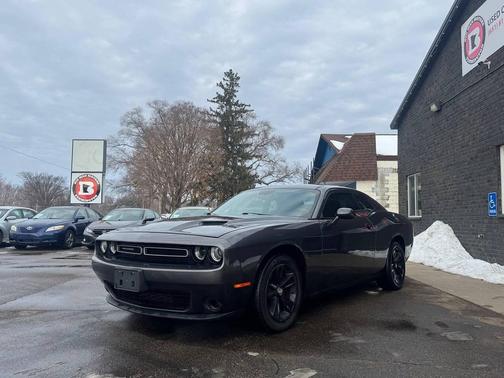 2015 Dodge Challenger SXT