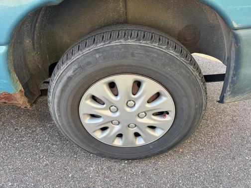 1999 Plymouth Voyager Base 3dr Mini Van