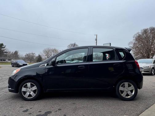 2011 Chevrolet Aveo 5 LT