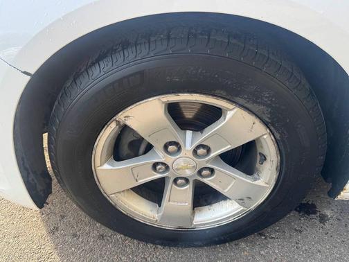 Summit White 2015 Chevrolet Malibu 1LT