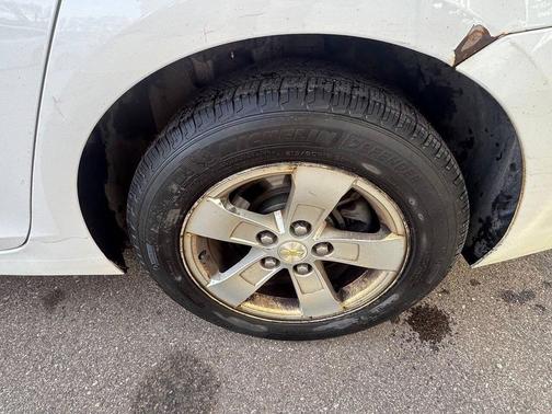 Summit White 2015 Chevrolet Malibu 1LT