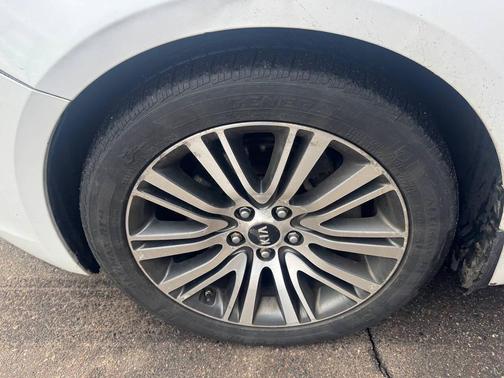 2014 Kia Cadenza Premium