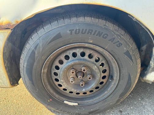 2001 Chevrolet Cavalier Base