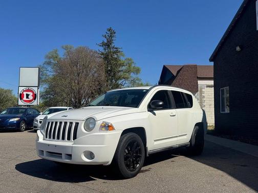 Stone White Clearcoat 2010 Jeep Compass Sport