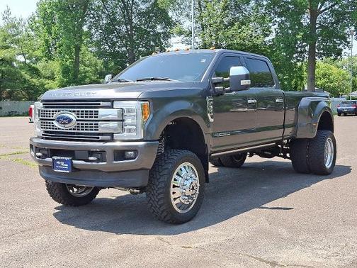 2017 Ford F-350 PLATINUM