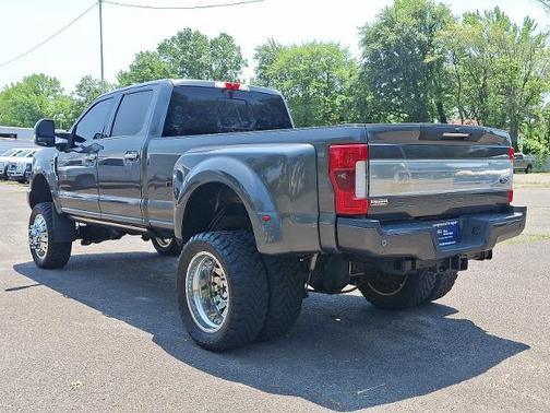 2017 Ford F-350 PLATINUM