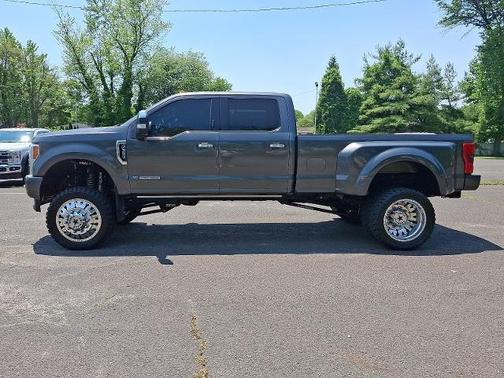 2017 Ford F-350 PLATINUM