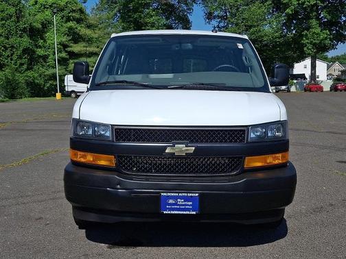 Summit White 2022 Chevrolet Express 2500 WORK VAN