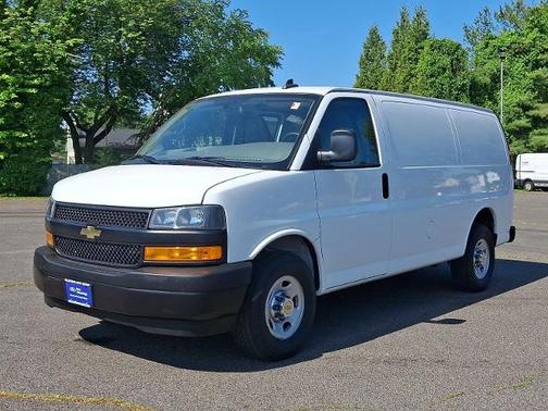 Summit White 2022 Chevrolet Express 2500 WORK VAN
