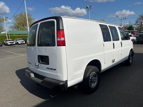 Summit White 2022 Chevrolet Express 2500 WORK VAN