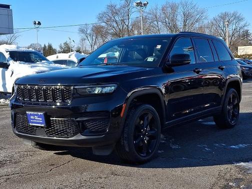 2023 Jeep Grand Cherokee LAREDO