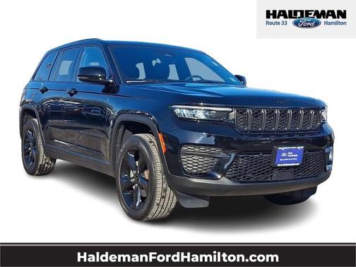 2023 Jeep Grand Cherokee LAREDO