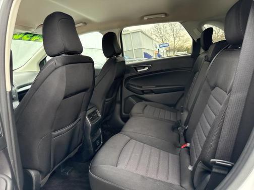 2020 Ford Edge SE