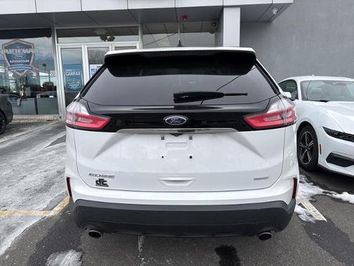 2020 Ford Edge SE