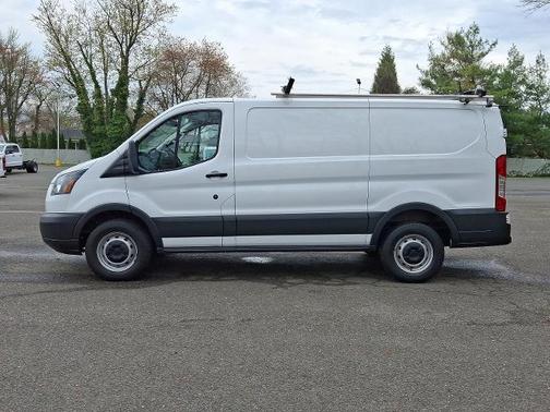2017 Ford Transit-250 130 WB LOW ROOF CARGO