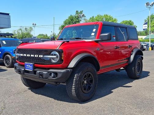 RACE RED 2023 Ford Bronco WILDTRAK
