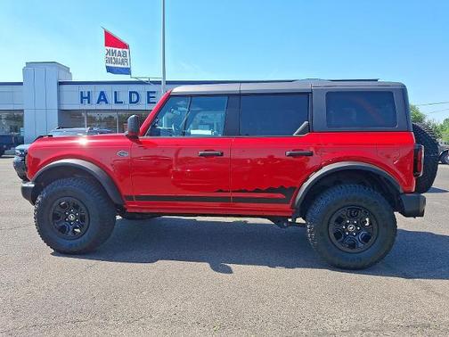 RACE RED 2023 Ford Bronco WILDTRAK