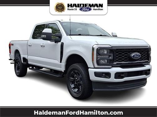 OXFORD WHITE 2023 Ford F-250 LARIAT