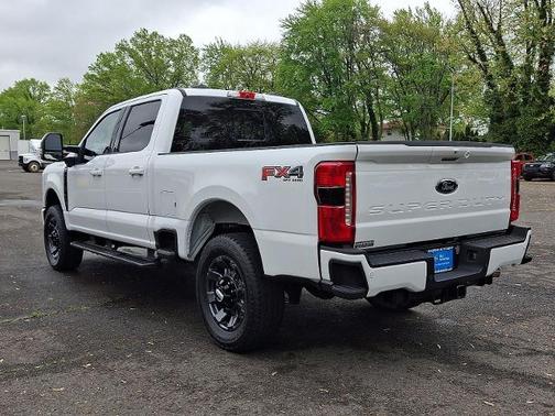 OXFORD WHITE 2023 Ford F-250 LARIAT