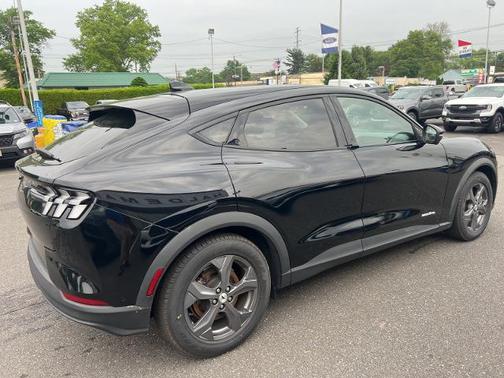 2021 Ford Mustang Mach-E SELECT