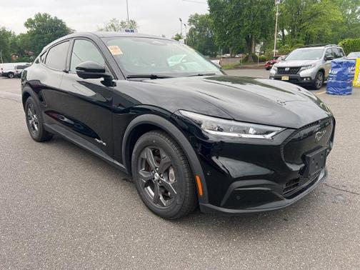 2021 Ford Mustang Mach-E SELECT
