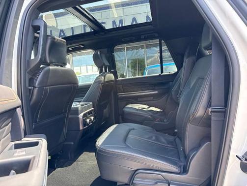 STAR WHITE MET TRI-COAT 2024 Ford Expedition PLATINUM