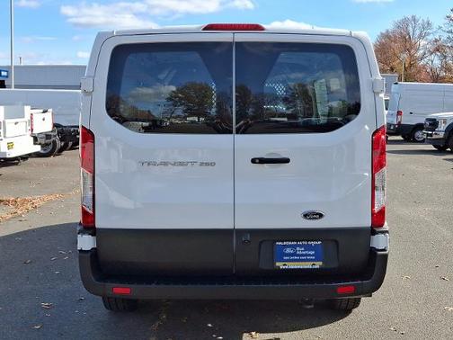 2022 Ford Transit-250 BASE