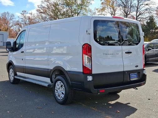 2022 Ford Transit-250 BASE