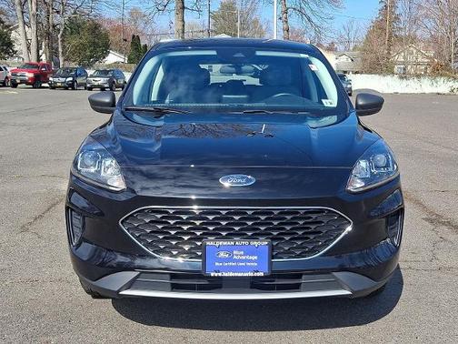 AGATE BLACK METALLIC 2022 Ford Escape SE