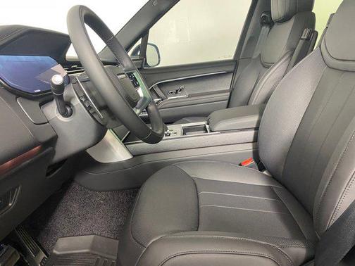2025 Land Rover Range Rover P530 SE 7 Seat