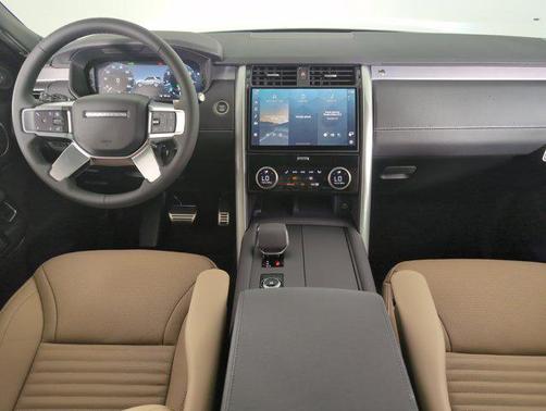 2025 Land Rover Discovery P300 Dynamic SE
