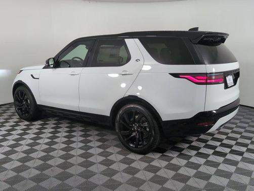 2025 Land Rover Discovery P300 Dynamic SE